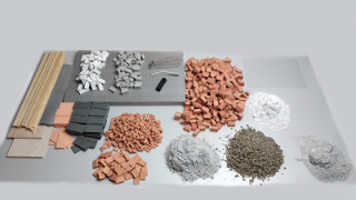 SET SÁDROVÝCH CIHLIČEK A MATERIÁLŮ PRO STAVBU MODELŮ BUDOV V MĚŘÍTKU 1:20